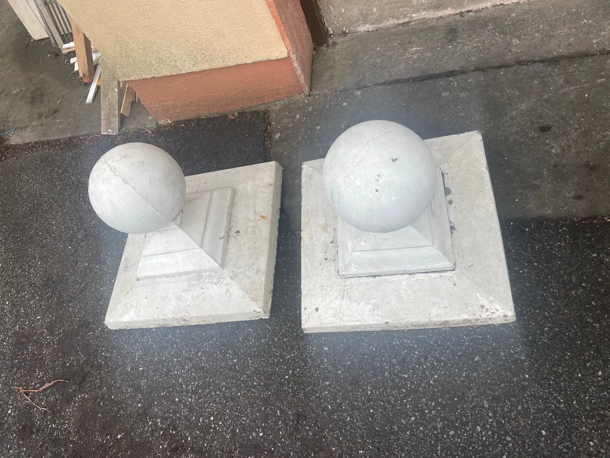 2 x pier cap with a finial - Image 2