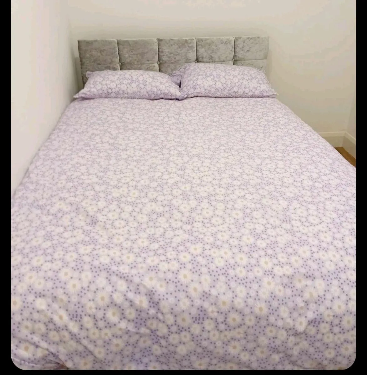 Sofa and bed - Image 1