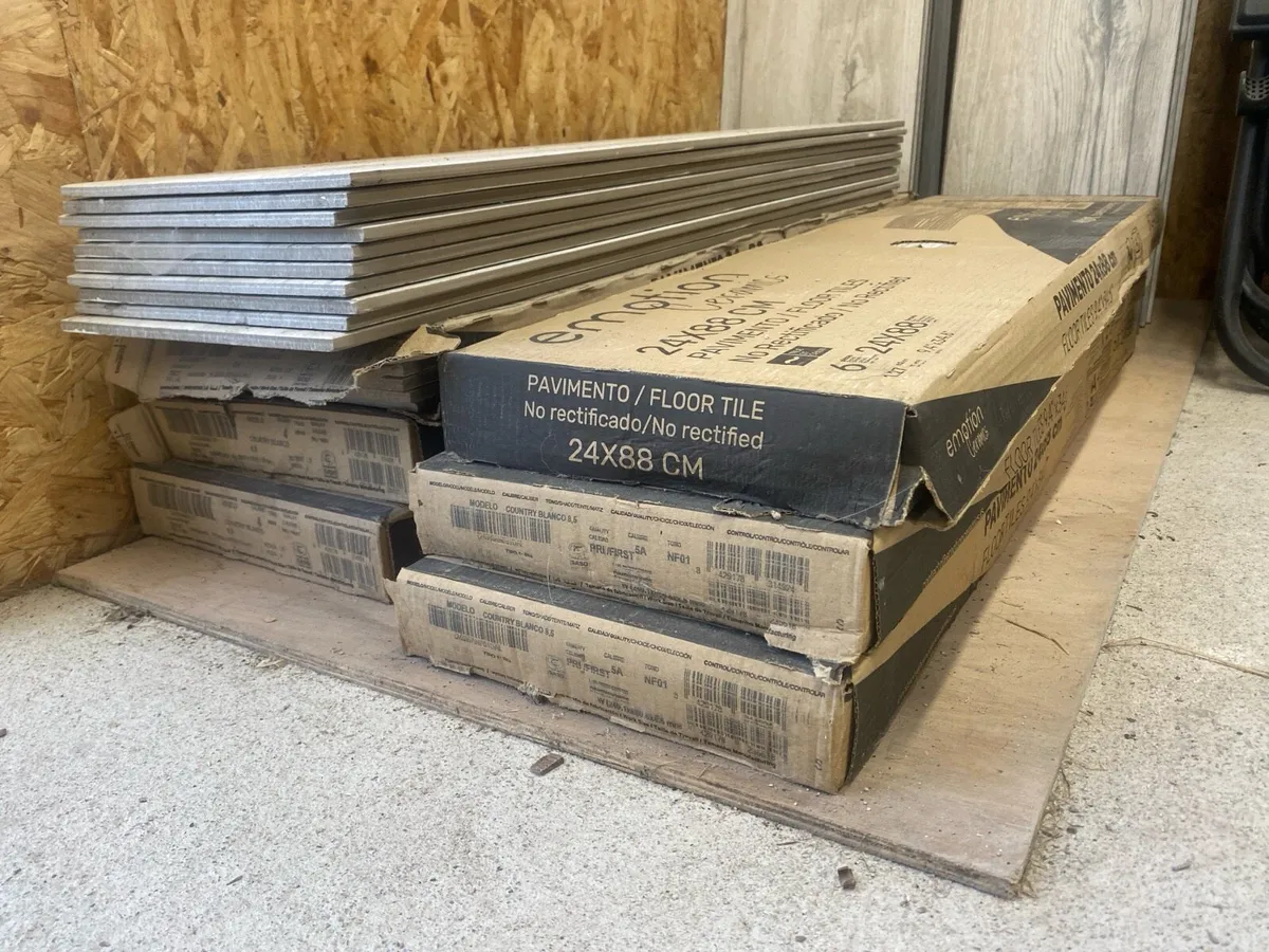 Floor tiles - Image 2