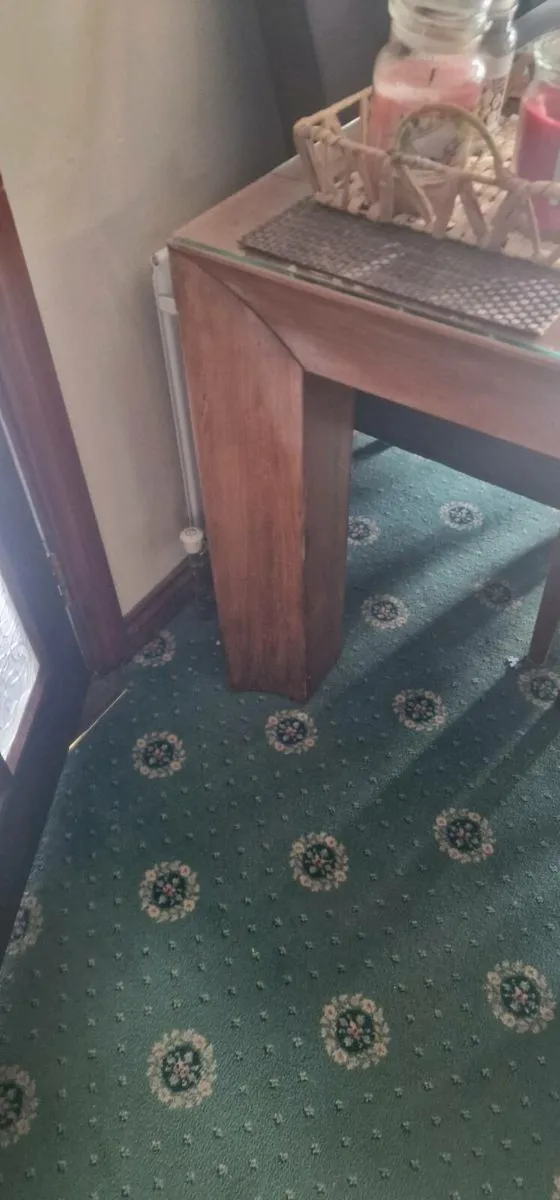Kitchen table with glass top - Image 3