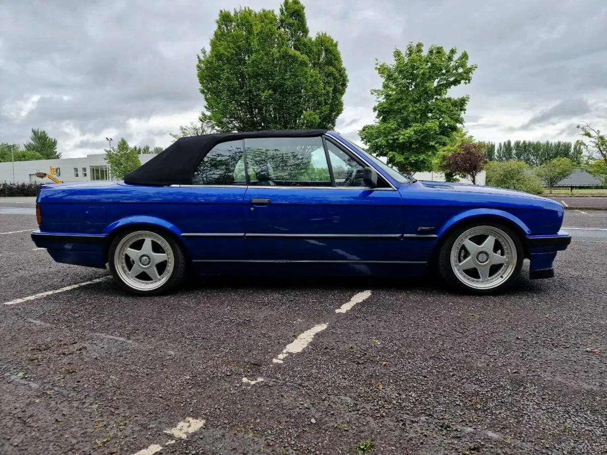 BMW E30 320i - Image 2