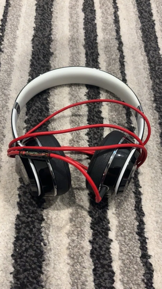 Beats By Dre Chrome Solo 2 Headphones Wired