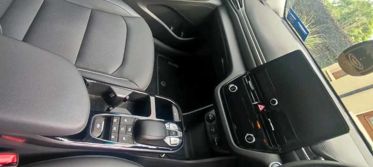 Spotless 222 LOW Km HYUNDAI IONIC 38kw Leather - Image 3