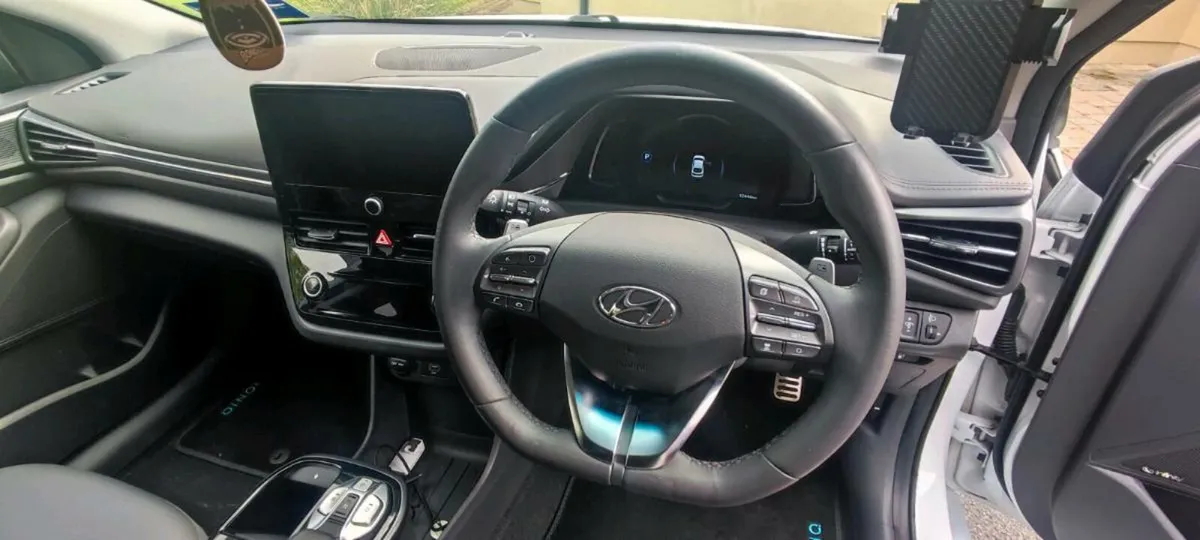 Spotless 222 LOW Km HYUNDAI IONIC 38kw Leather - Image 4