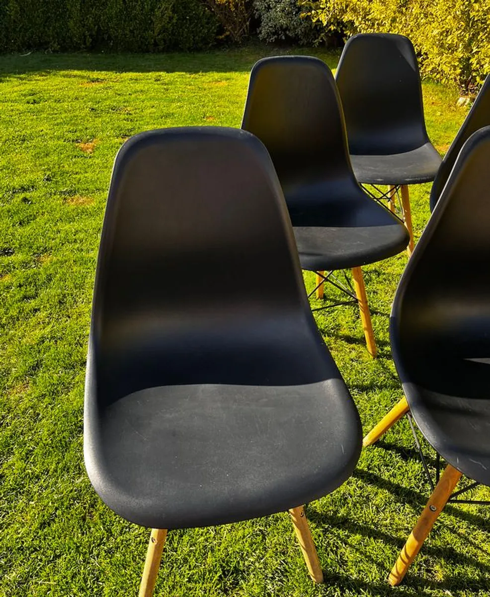 6 chairs (Eames replicas) - Image 2