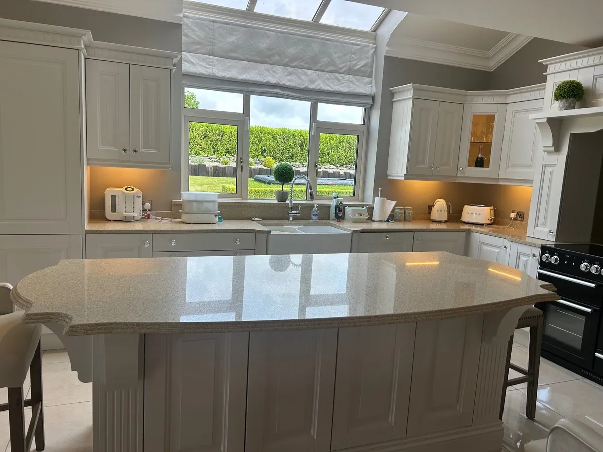 Quartz worktop - Image 1