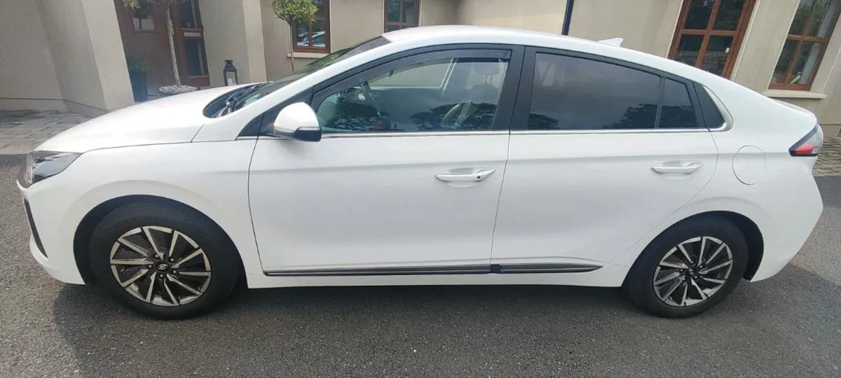 Spotless 222 LOW Km HYUNDAI IONIC 38kw Leather - Image 1