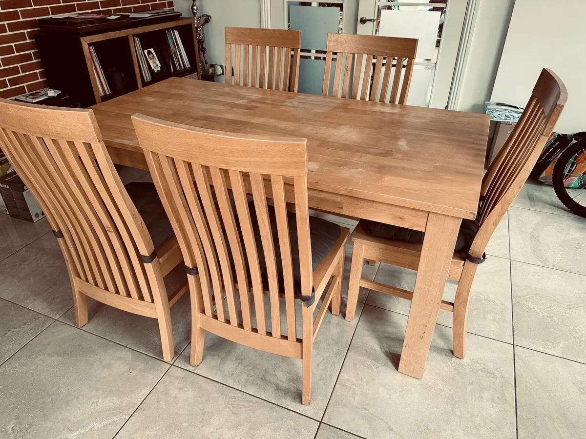 Table and Chairs - Image 1
