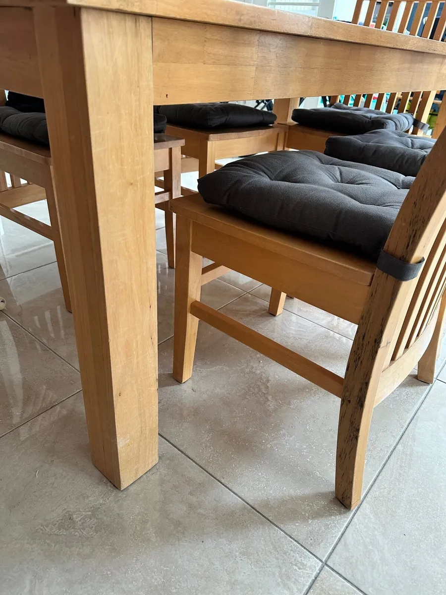 Table and Chairs - Image 3