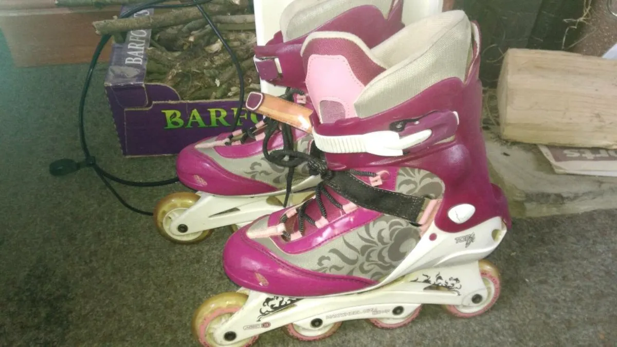 Roller Blades Size 7-8/42.Almost new - Image 1