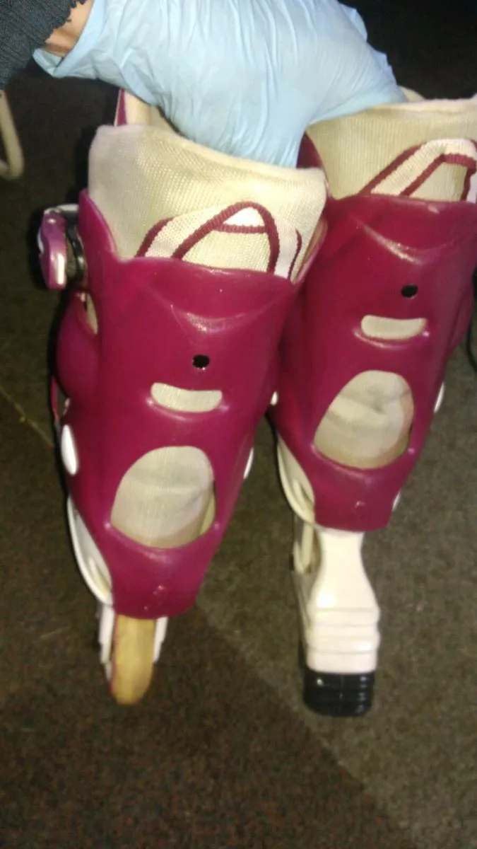 Roller Blades Size 7-8/42.Almost new - Image 3