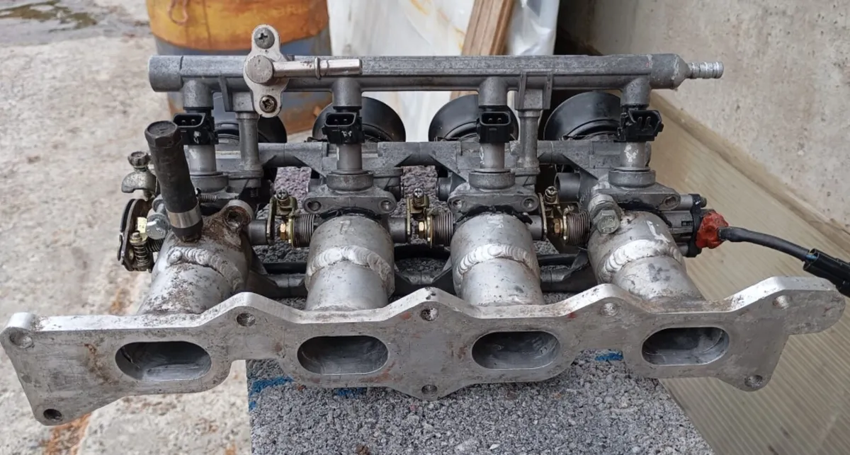 Throttle bodies - Image 1