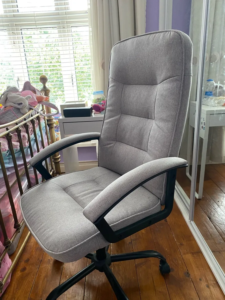 Office Chair - Image 1