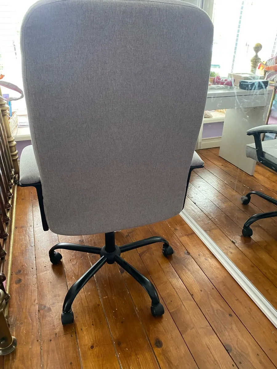 Office Chair - Image 4