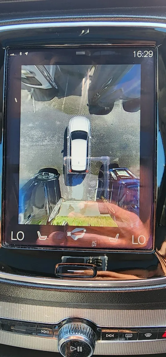 Volvo XC90 2016 - Image 4