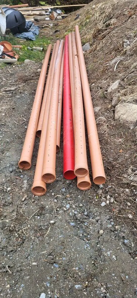 8 Wavin 100mm perforated pipe +125mm ESB - Image 1