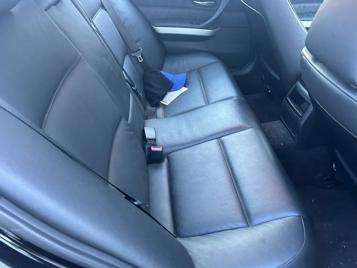 2011BMW - Image 2