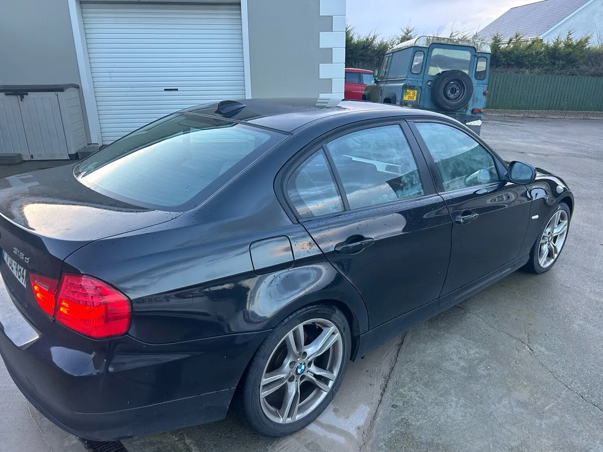 2011BMW - Image 4