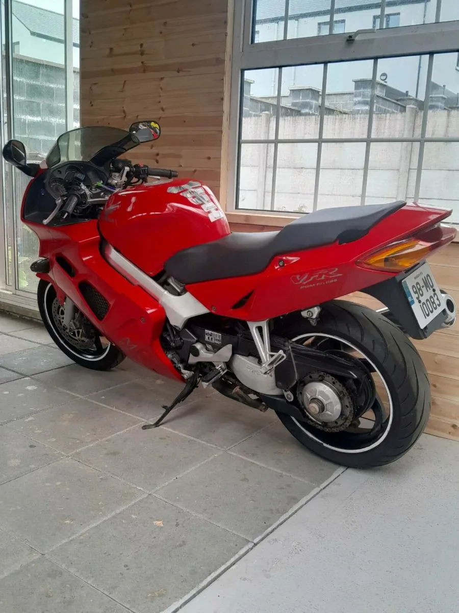 Honda VFR800 - Image 3