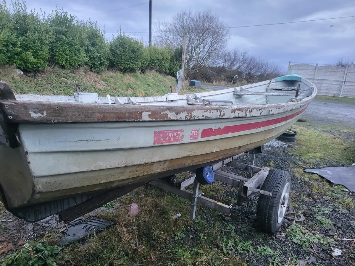 19FT ANGLERS FANCY BOAT and trailer REDUCED - Image 3