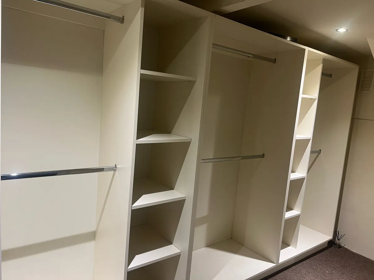 Wardrobe carcass 3mx2m - Image 1