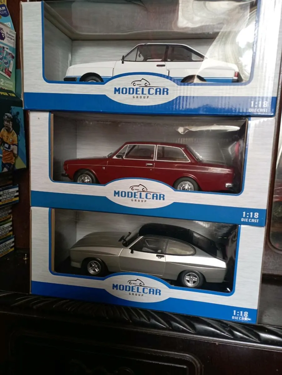 MODLE CAR GROUP DIE-CAST MODLES FOR SALES  1-18 - Image 1