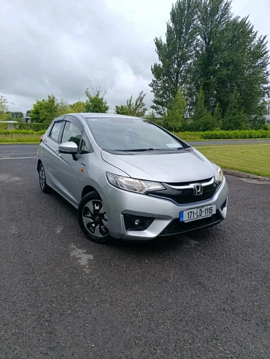 Honda Fit 1.5 Hybrid 2017 €8599 (only 117000km) - Image 1