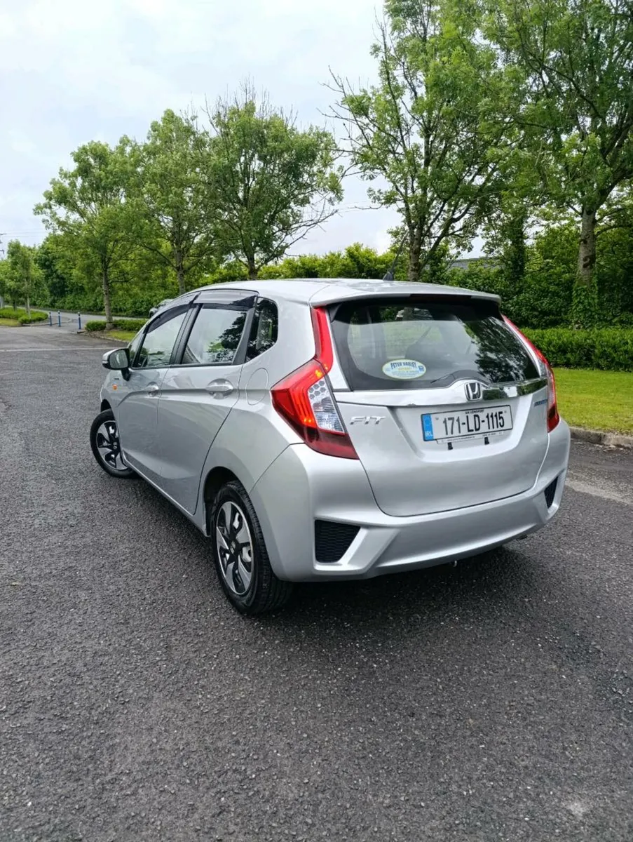 Honda Fit 1.5 Hybrid 2017 €8599 (only 117000km) - Image 3