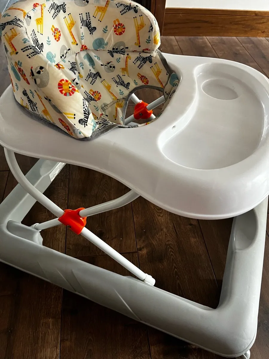 Baby walker - Image 1