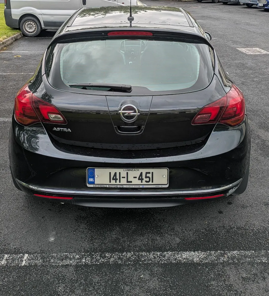 Black Opel Astra 2014 - Image 4