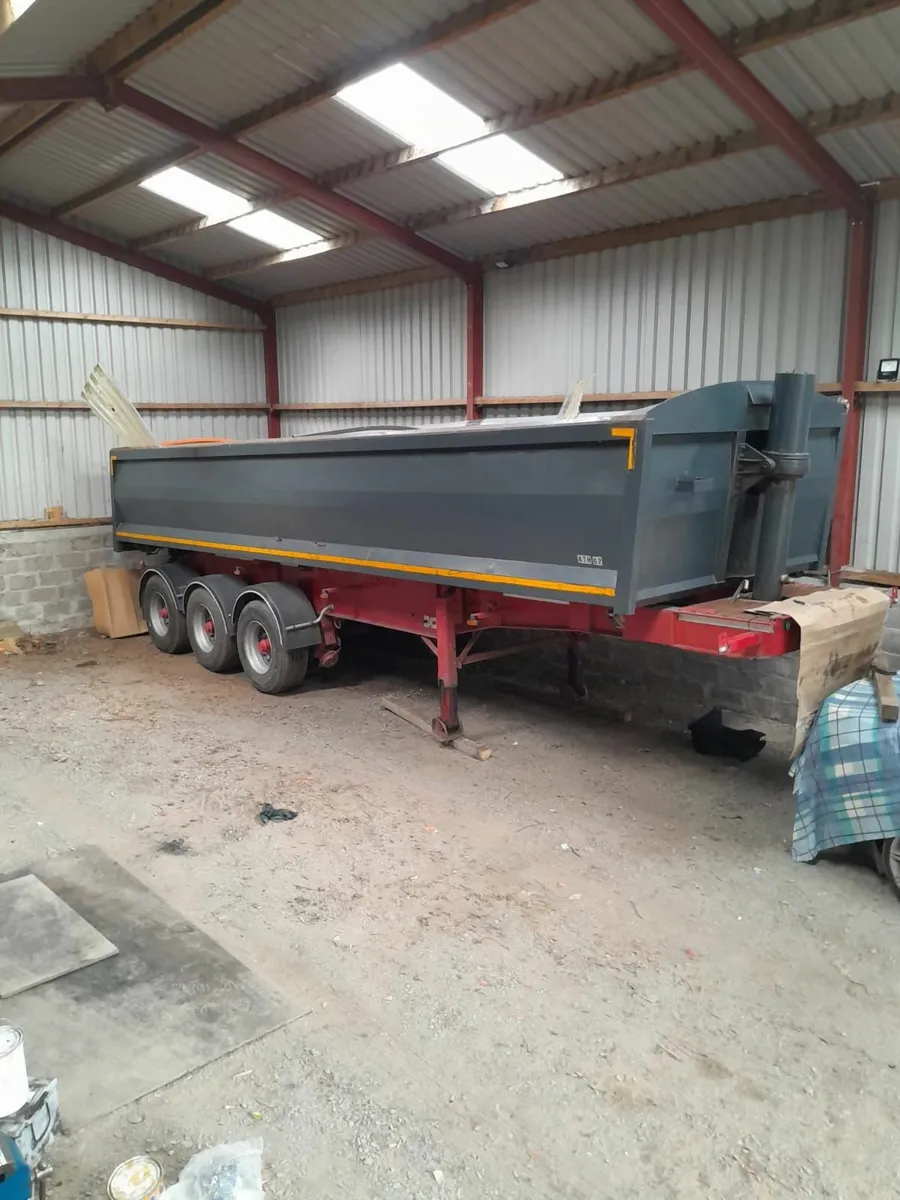 Trailer - Image 1
