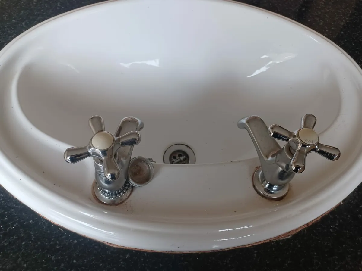 Vanity unit, Hand Basin, light mirror - Image 2