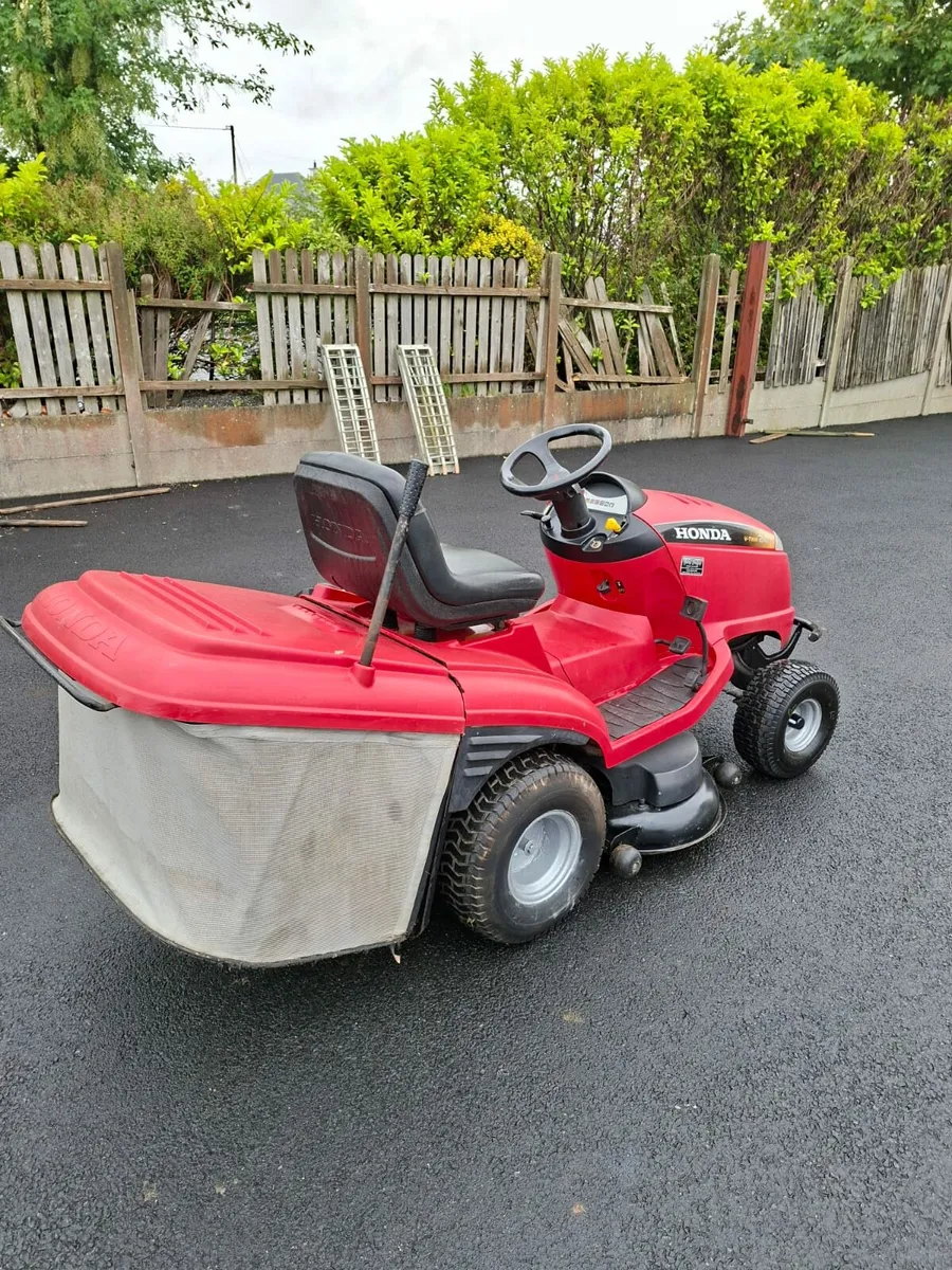 Honda ride on mower - Image 2