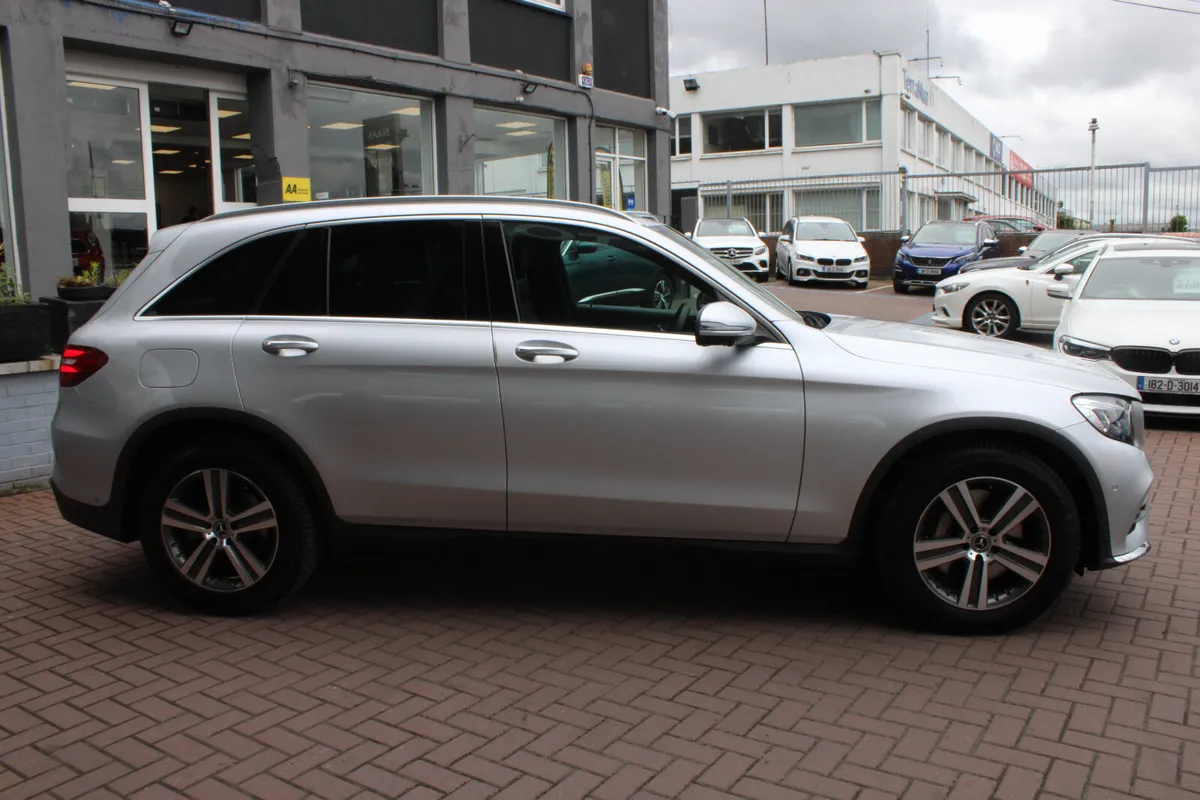 MERCEDES BENZ GLC 220DIESEL SPORT AUTOMATIC - Image 3