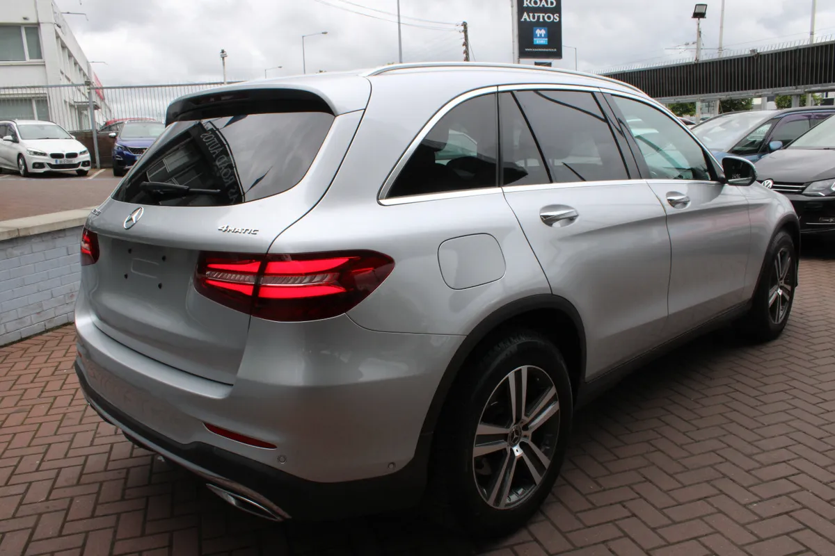 MERCEDES BENZ GLC 220DIESEL SPORT AUTOMATIC - Image 4