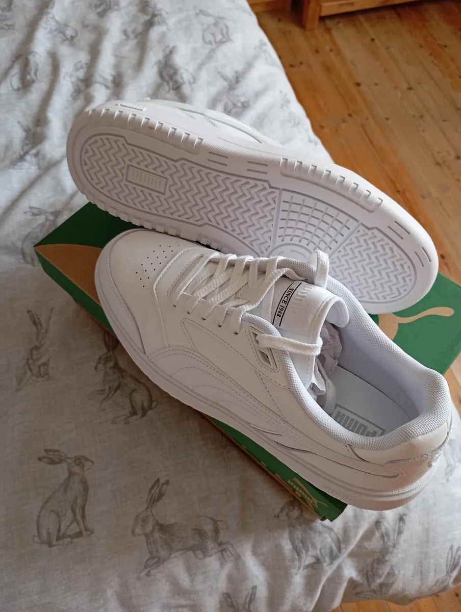 New size UK 9 ehite puma Trainers - Image 4