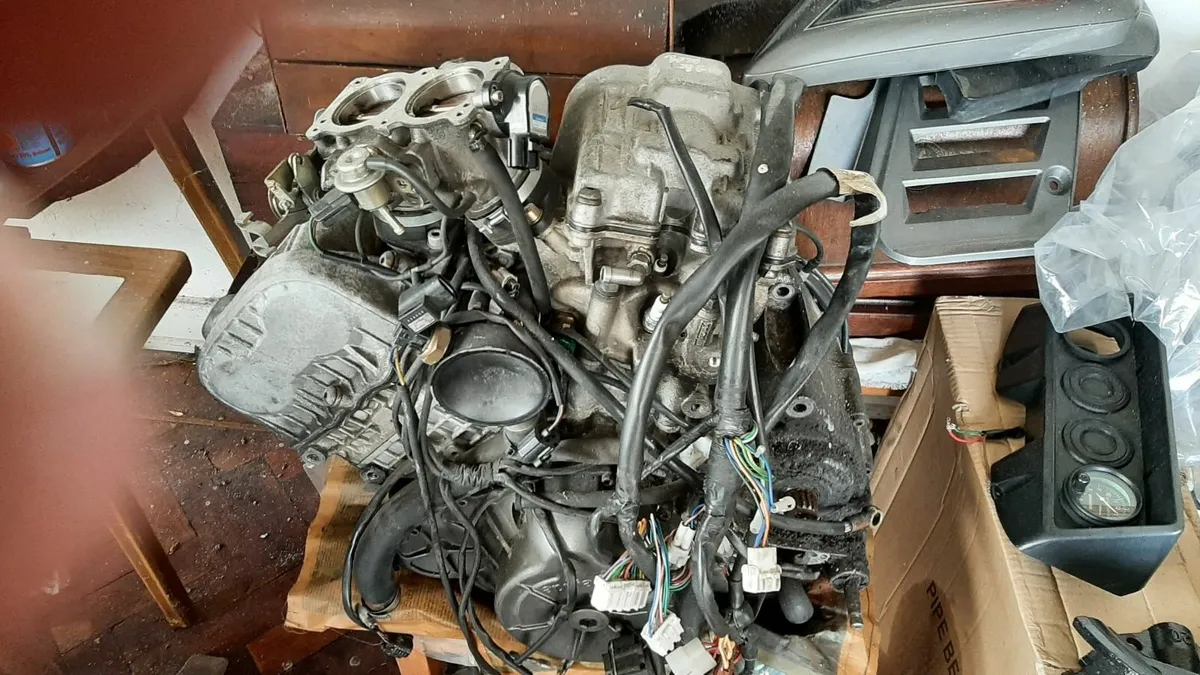 Aprilia RSV 1000 Engine - Image 1
