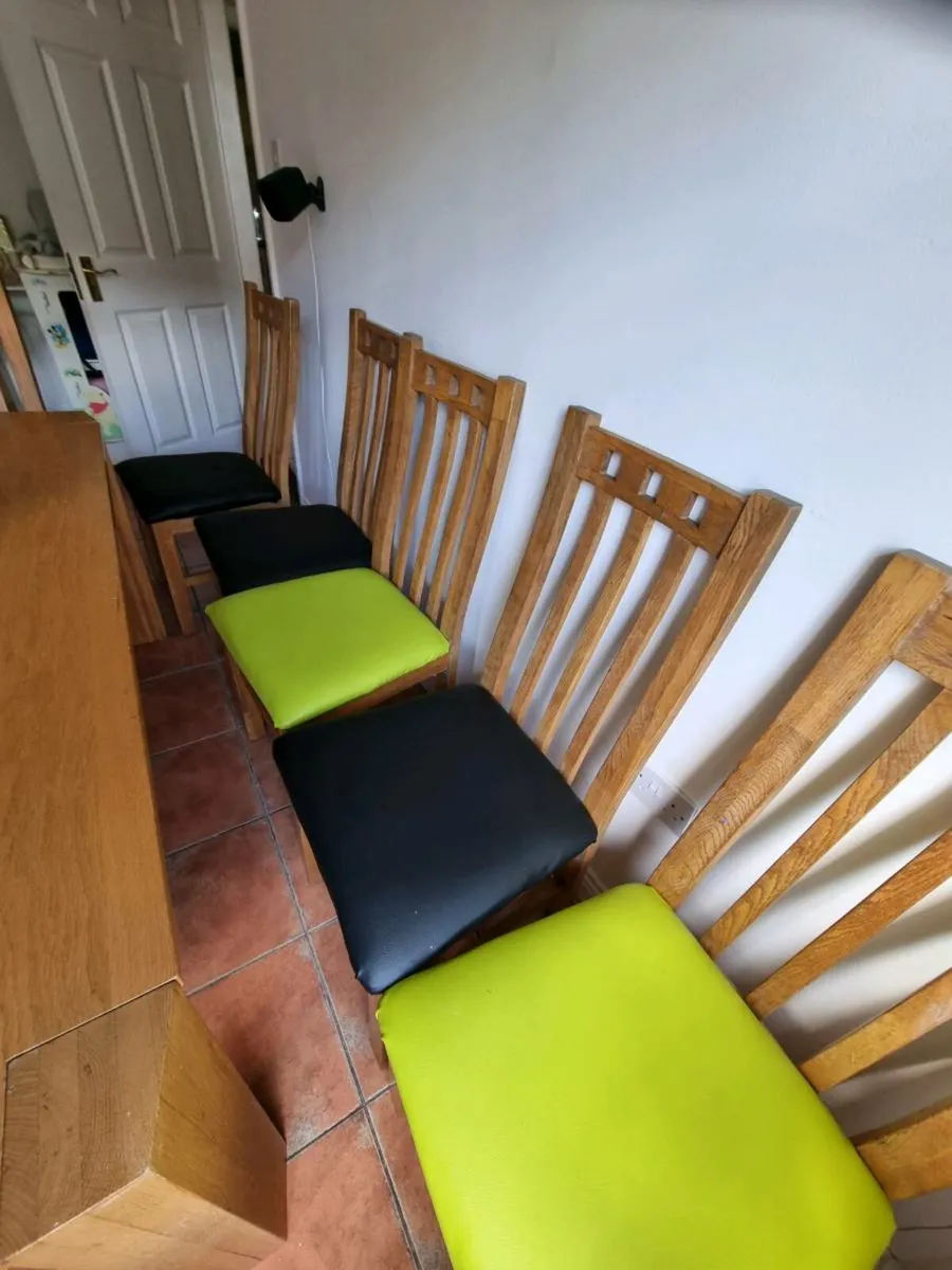 Dining / kitchen Table and 6 chairs - Image 3
