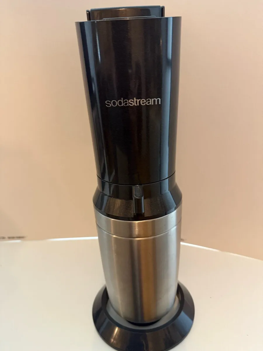 Sodastream sparkling water maker - Image 2