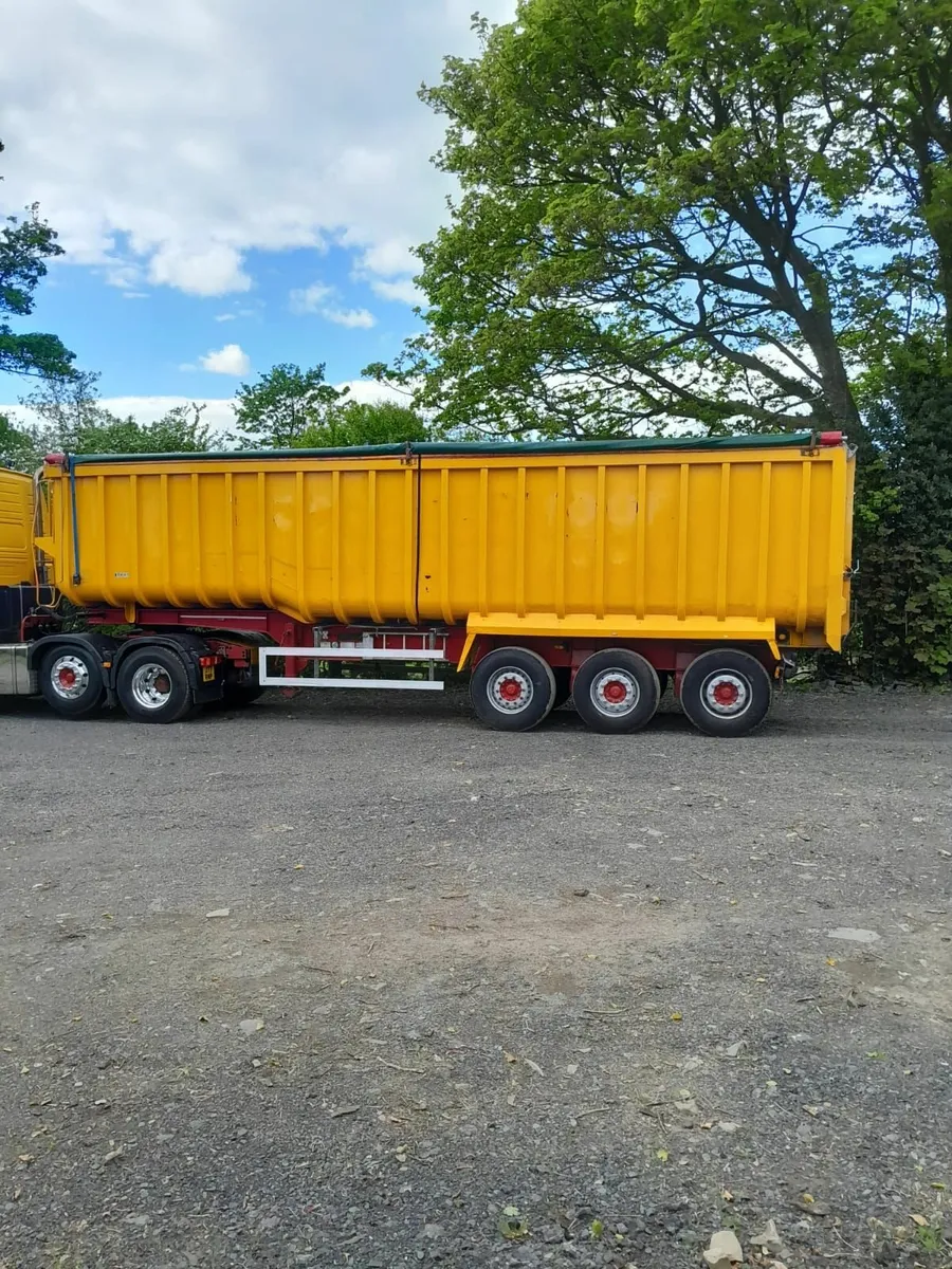 Trailer - Image 1