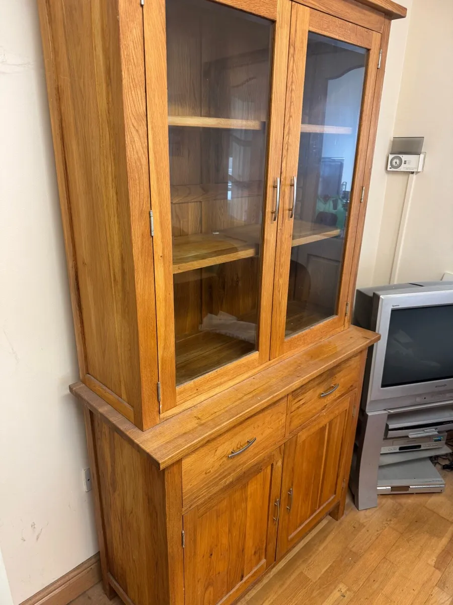 Cabinet - Image 1