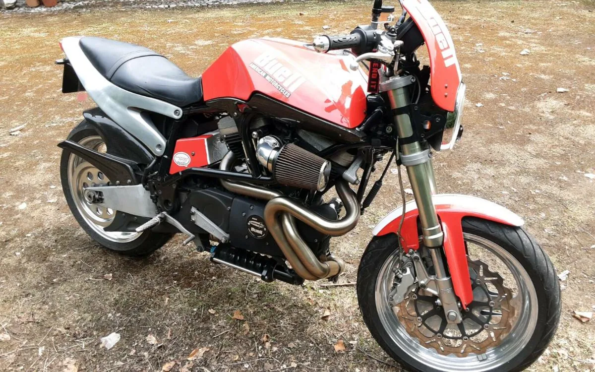 419 of 800 Buell X1 lightning racing red stripe - Image 1