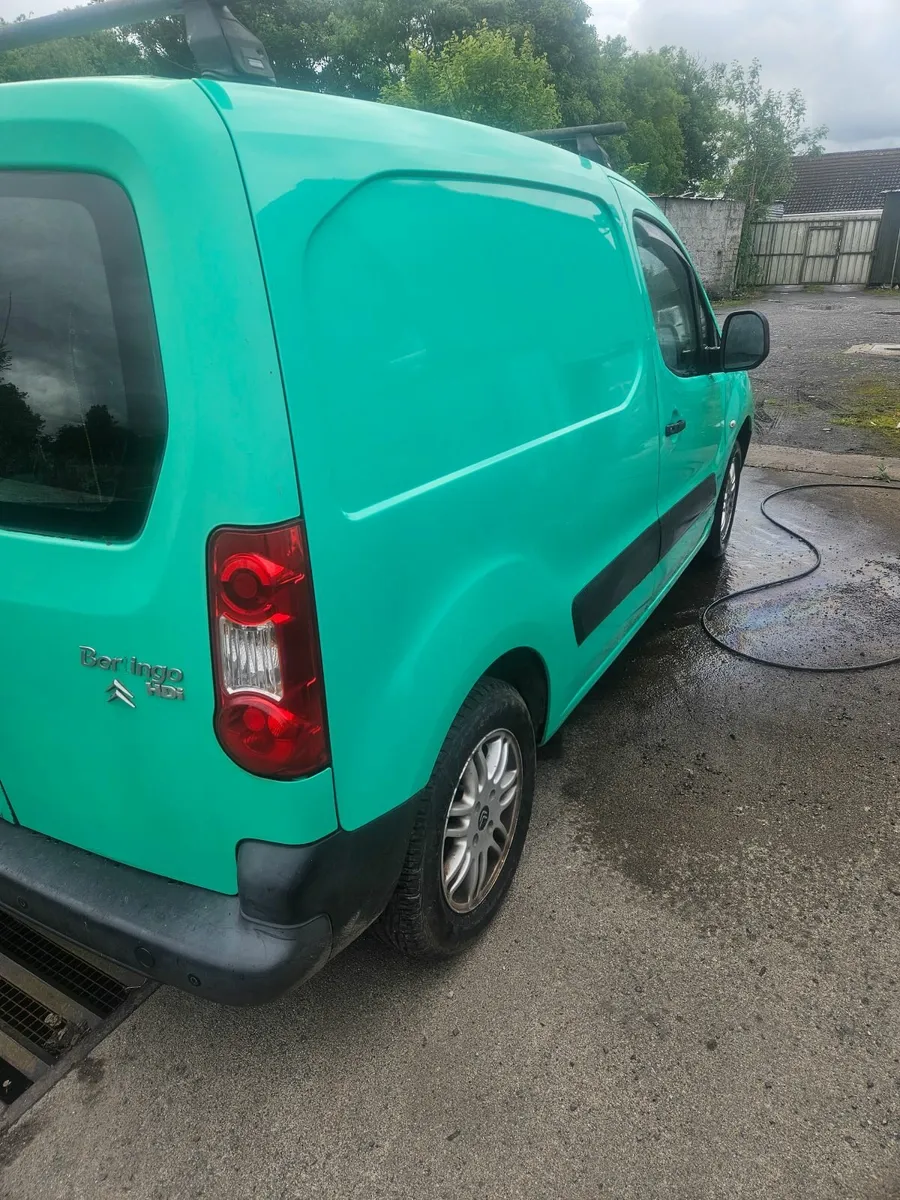 Citroën   2010 taxed  and tested  02 26 - Image 3