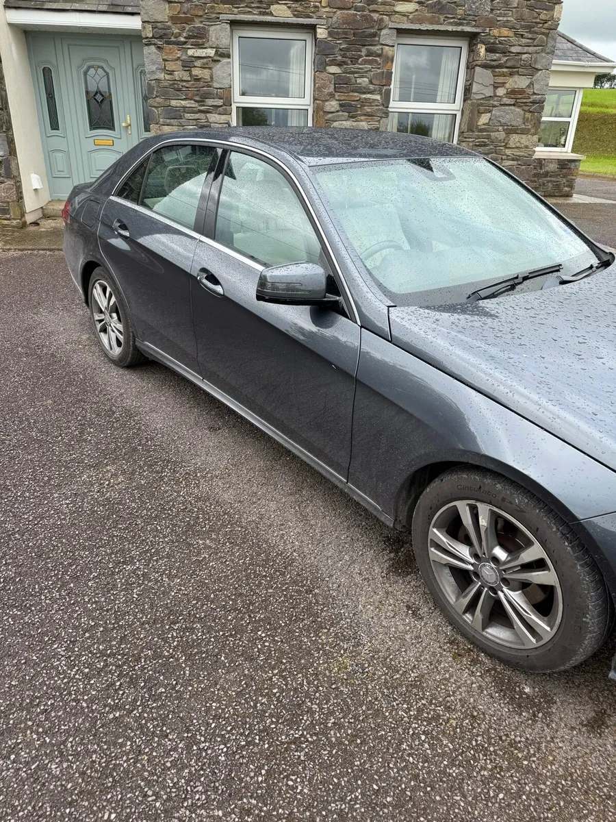 Mercedes E 220 Cdi Low Milage - Image 2
