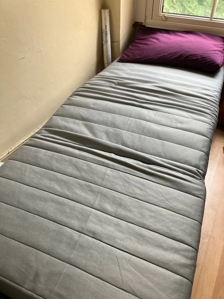 Couch/Bed - Image 3