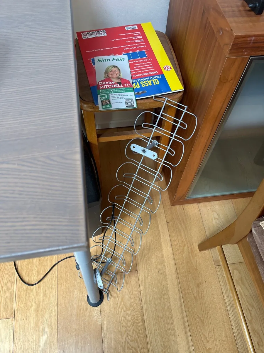 Desk - Image 3