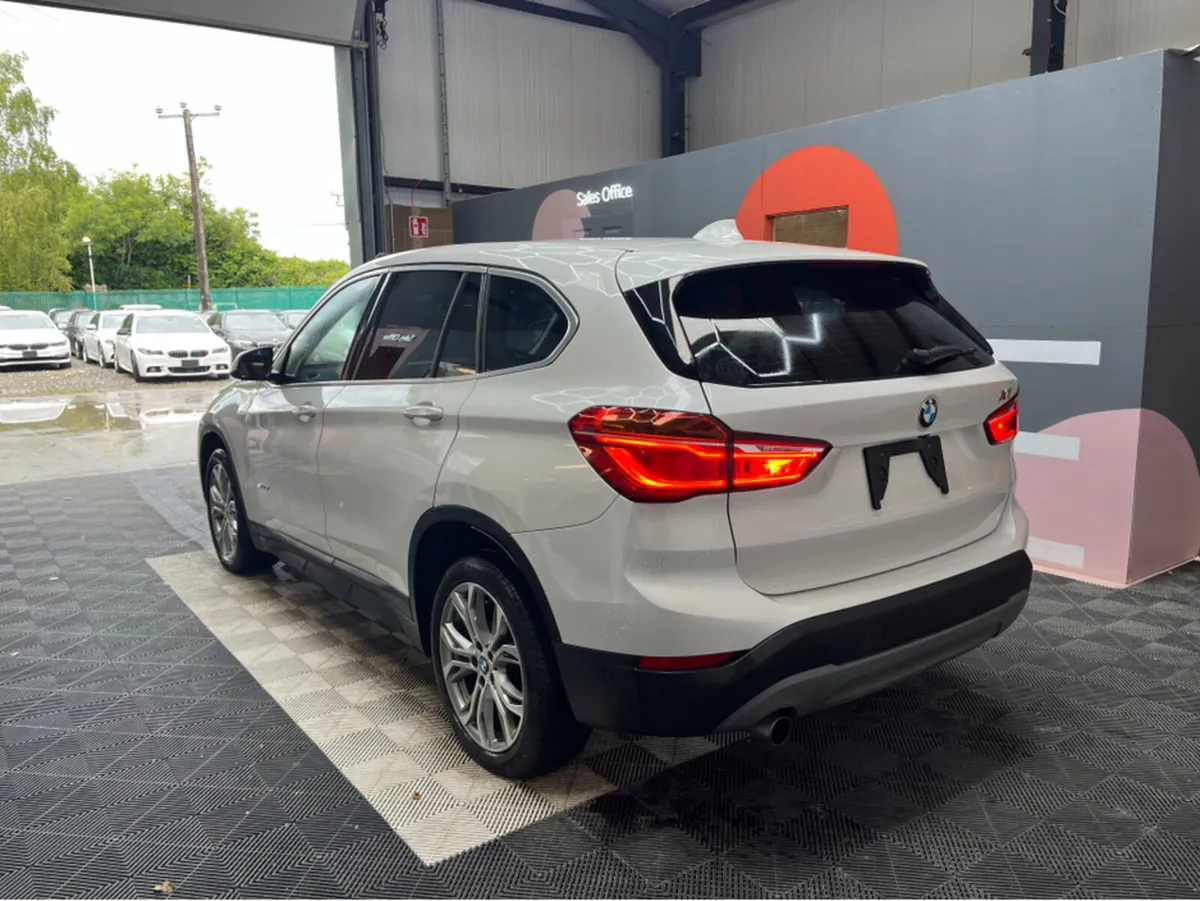 BMW X1 1.5 PETROL / 36k KMs / HEATED SEATS , REVER - Image 4