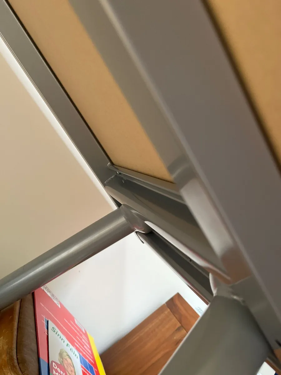 Desk - Image 4