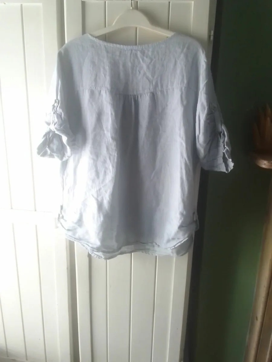 LUNGO L'ARNO DESIGNER GREY LINEN BEADED TOP 14 - Image 3