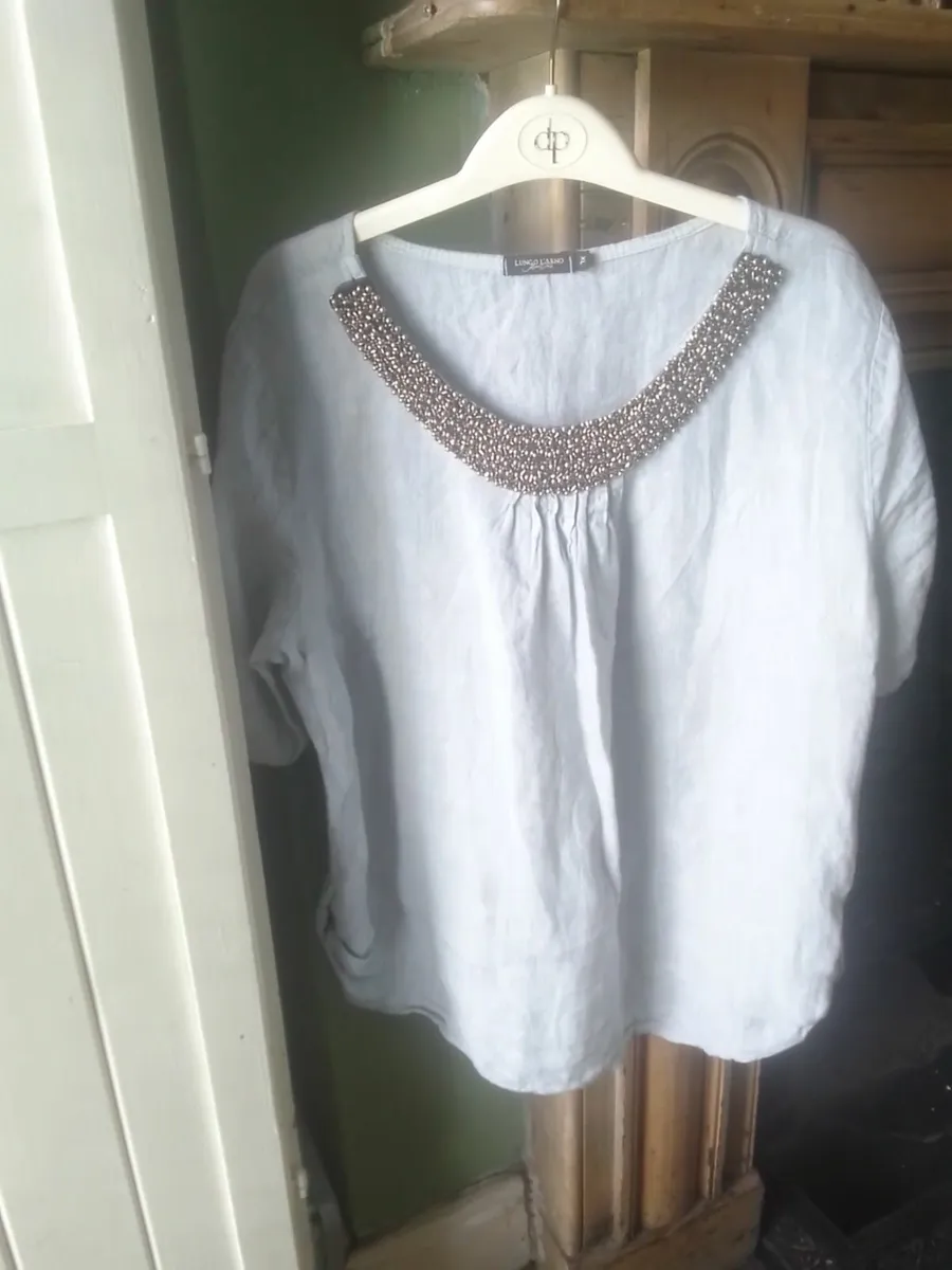 LUNGO L'ARNO DESIGNER GREY LINEN BEADED TOP 14 - Image 1